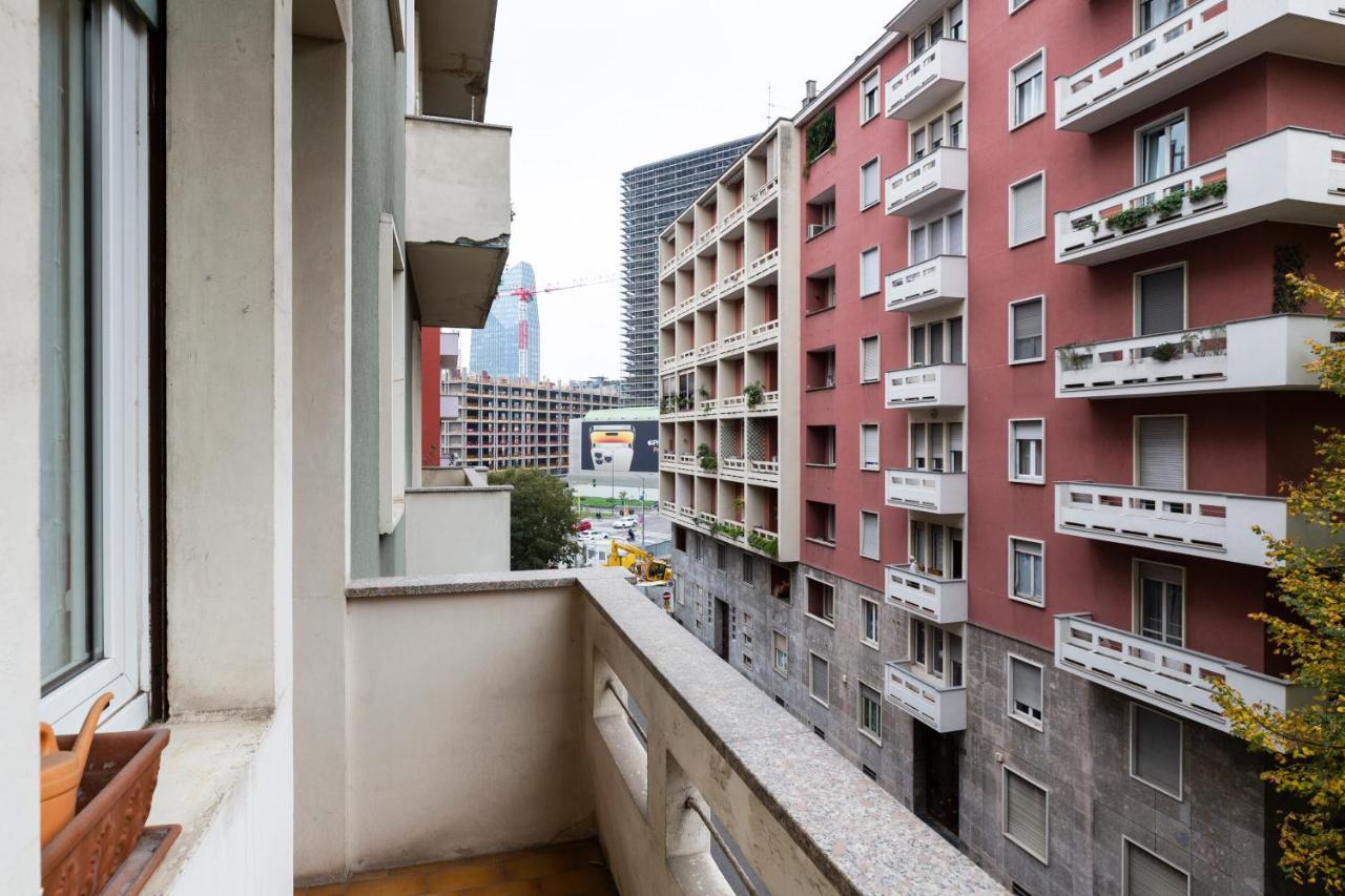 Living Isola Apartment Milan Exterior photo