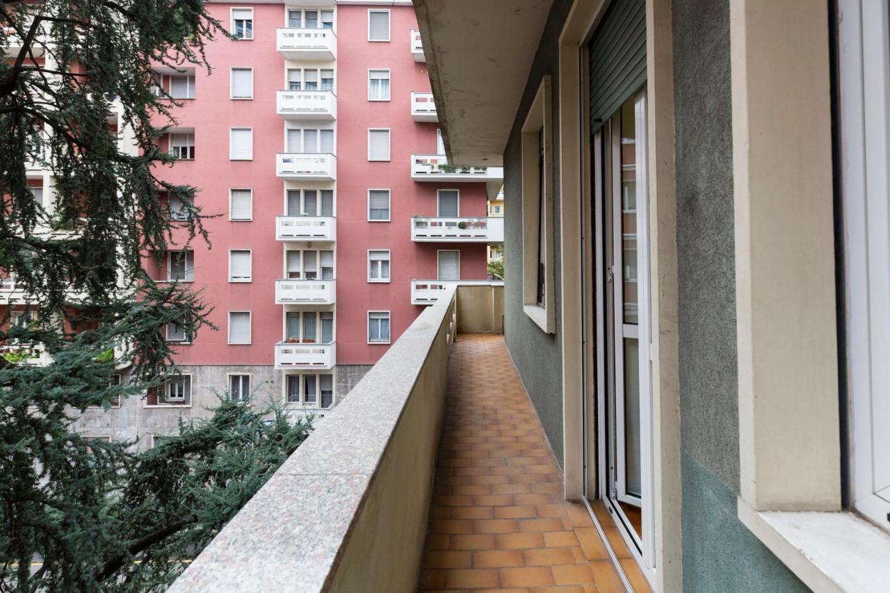 Living Isola Apartment Milan Exterior photo